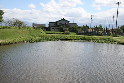 城外と二の丸の間の土橋と外堀