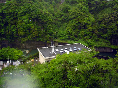 ダム直下には横山発電所があります