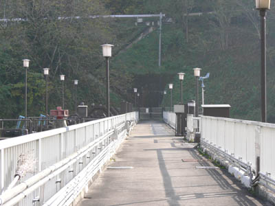 天端は残念ながら立入禁止でした